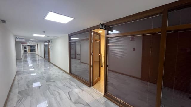 Kommersiell til salgs i Nervión, Sevilla by - € 125 000 (Ref: 9495338)