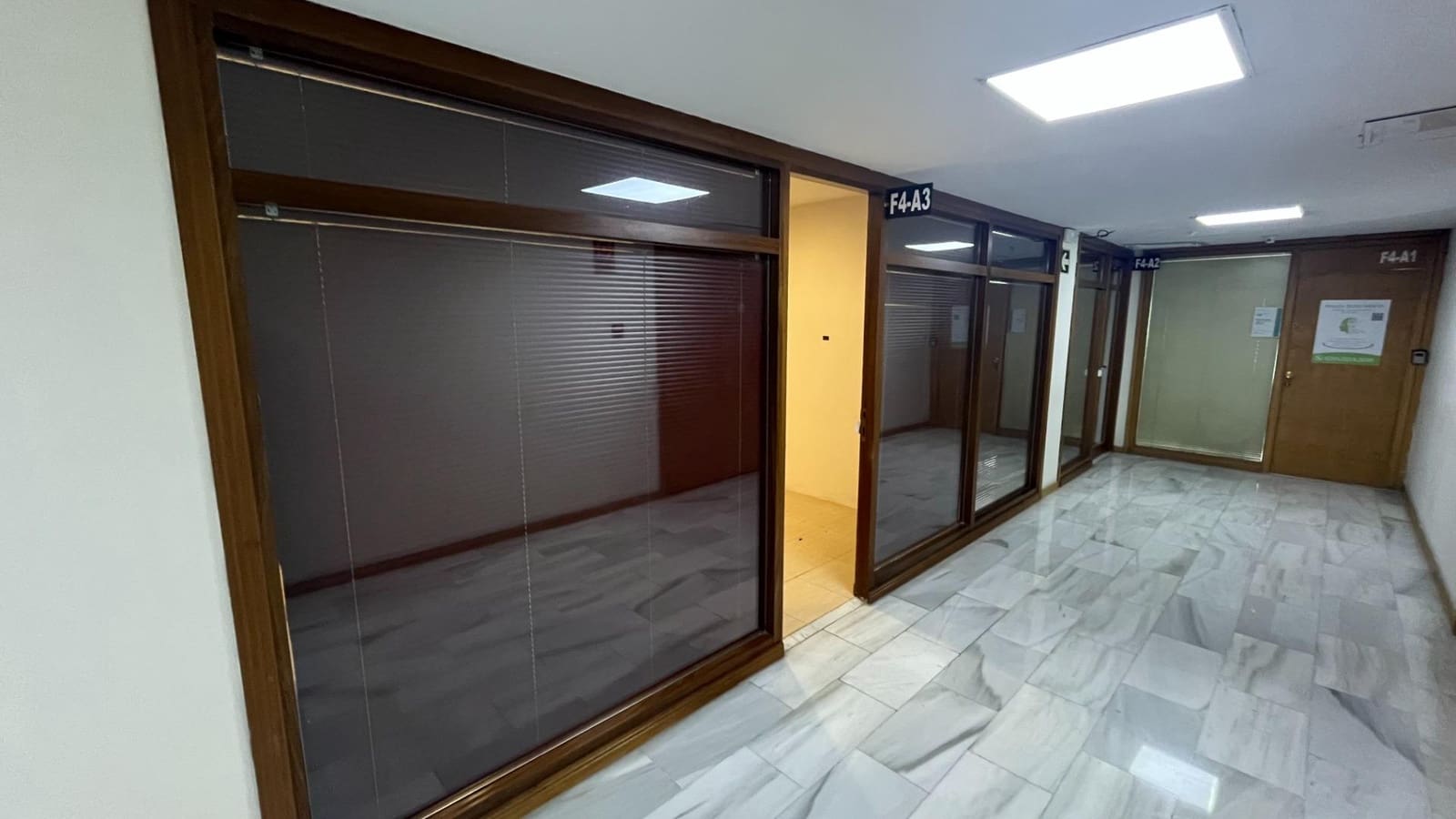 Commercial for sale in Seville city - € 125,000 (Ref: 9495338)