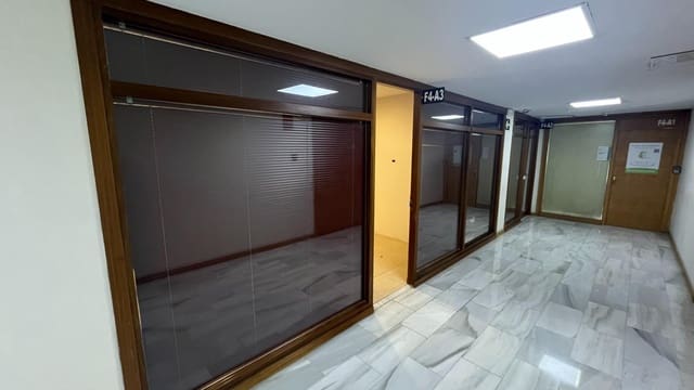 Kommersiell til salgs i Nervión, Sevilla by - € 125 000 (Ref: 9495338)