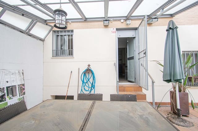 4 sovrum Radhus till salu i Sevilla stad med garage - 466 700 € (Ref: 9502443)