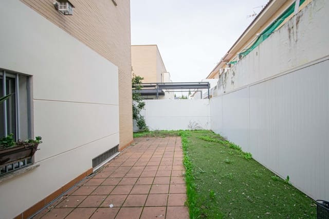 4 sovrum Radhus till salu i Sevilla stad med garage - 466 700 € (Ref: 9502443)