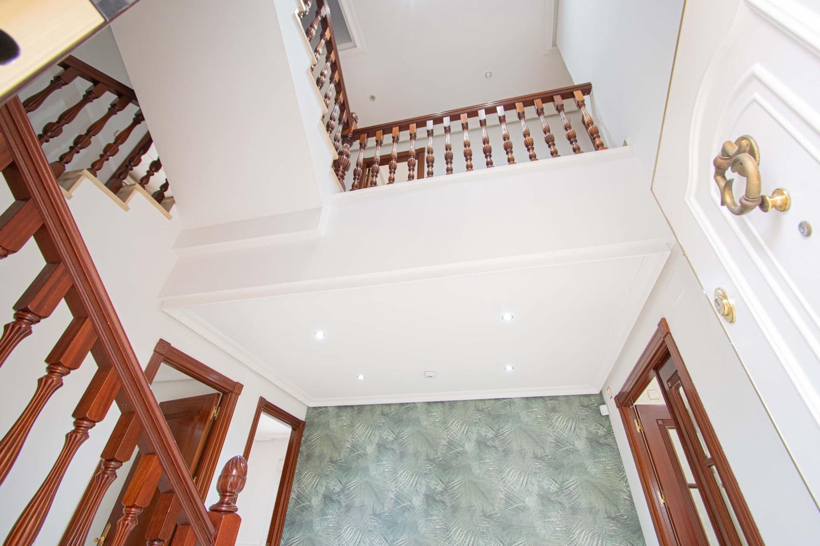 3 bedroom Villa for sale in Seville city with pool garage - € 899,000 (Ref: 9502444)