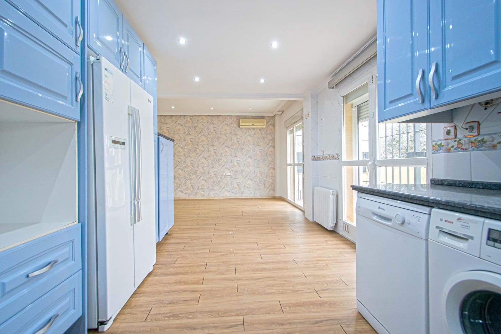 3 bedroom Villa for sale in Seville city with pool garage - € 899,000 (Ref: 9502444)