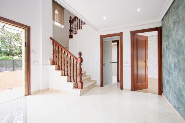 3 bedroom Villa for sale in Santa Clara, Seville city with pool garage - € 899,000 (Ref: 9502444)