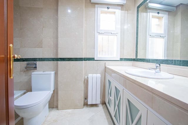 3 bedroom Villa for sale in Santa Clara, Seville city with pool garage - € 899,000 (Ref: 9502444)