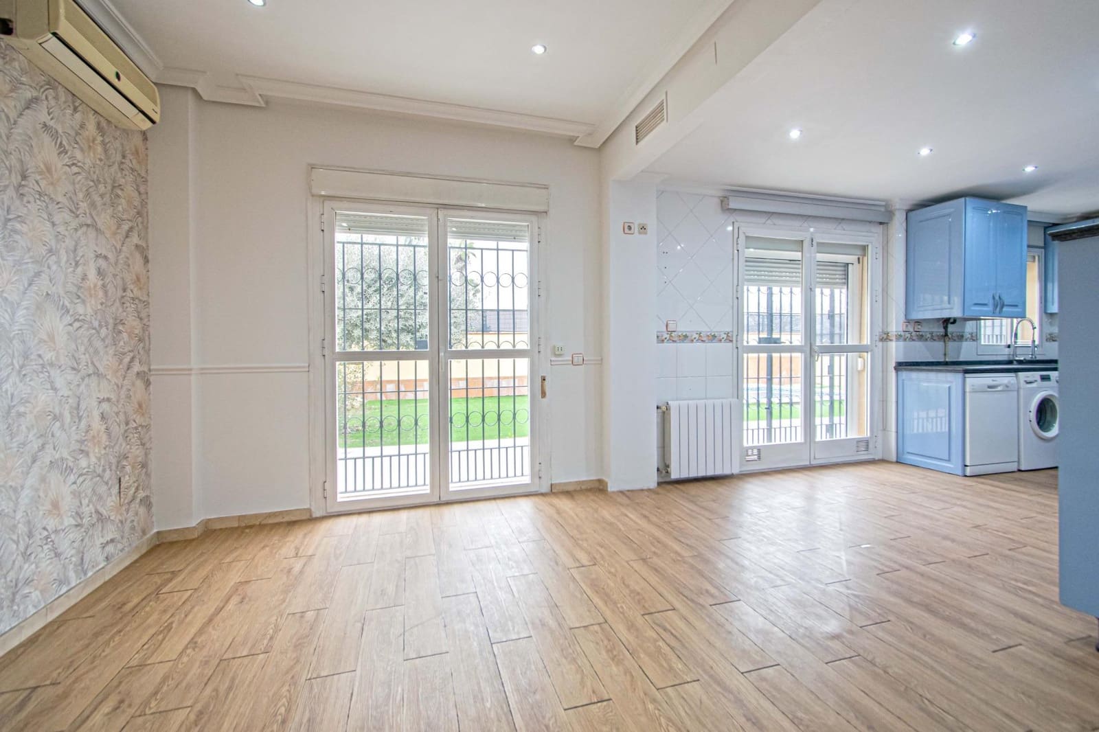 3 bedroom Villa for sale in Seville city with pool garage - € 899,000 (Ref: 9502444)