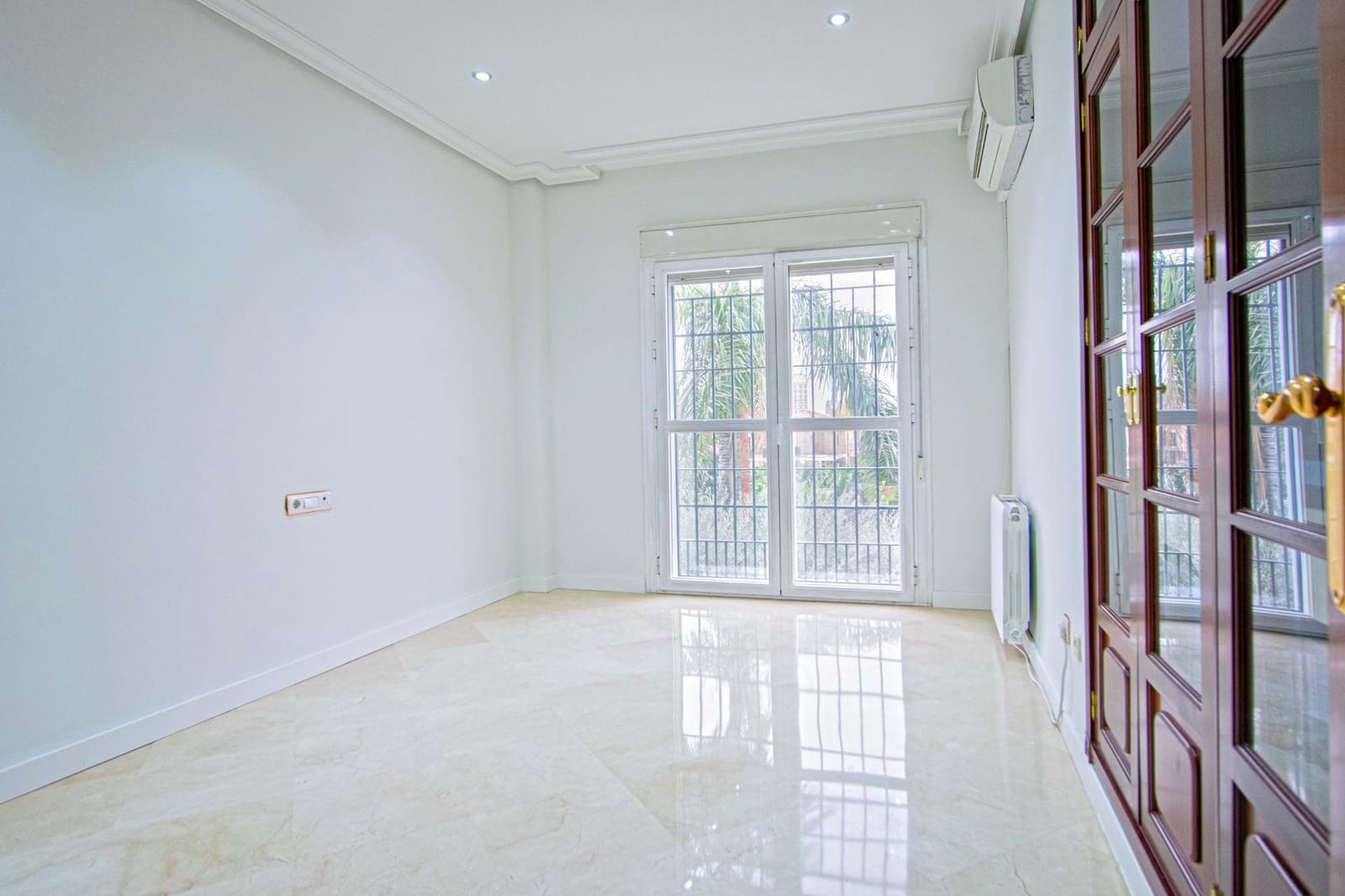 3 bedroom Villa for sale in Seville city with pool garage - € 899,000 (Ref: 9502444)