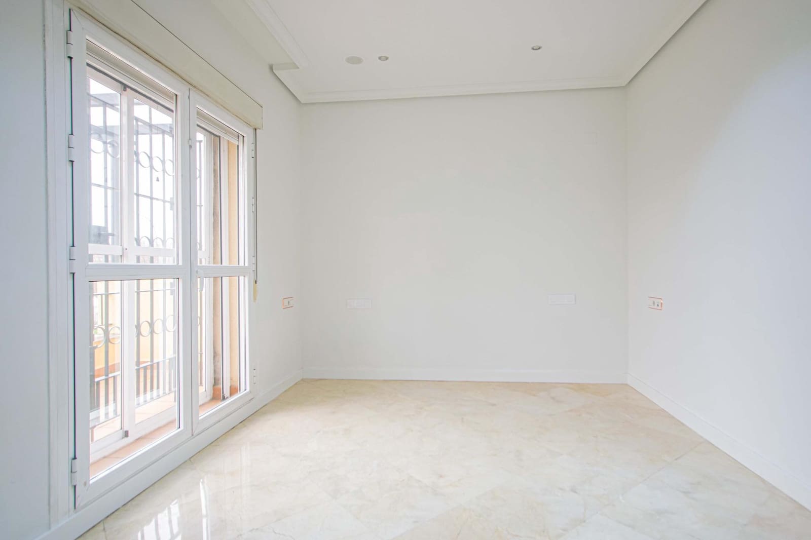 3 bedroom Villa for sale in Seville city with pool garage - € 899,000 (Ref: 9502444)