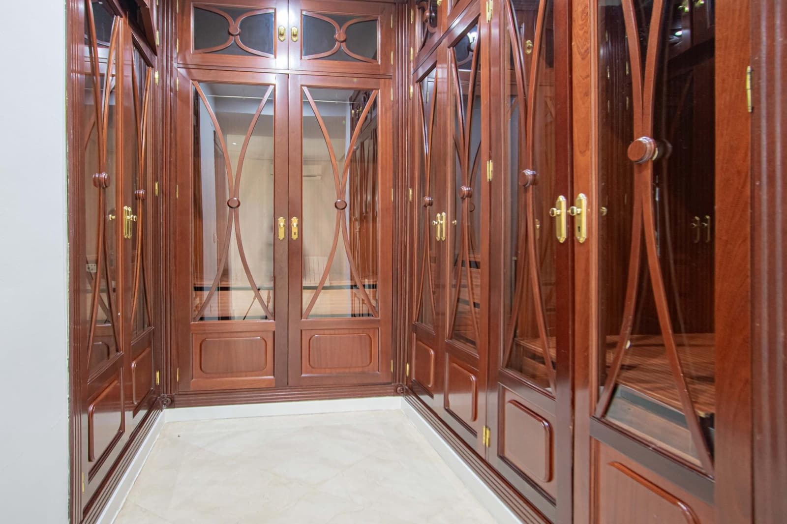 3 bedroom Villa for sale in Seville city with pool garage - € 899,000 (Ref: 9502444)