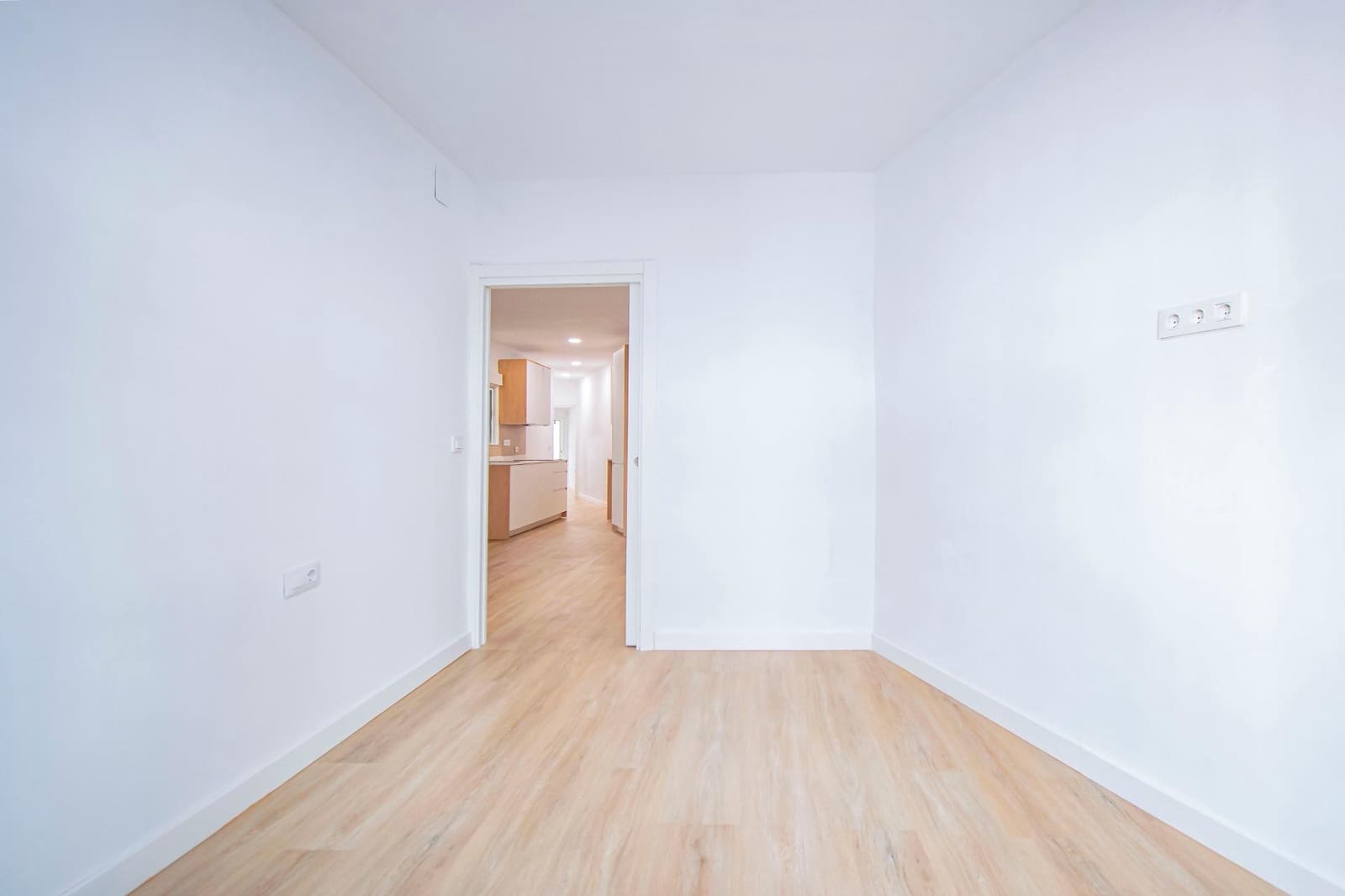 3 bedroom Flat for sale in Seville city - € 380,000 (Ref: 9504350)