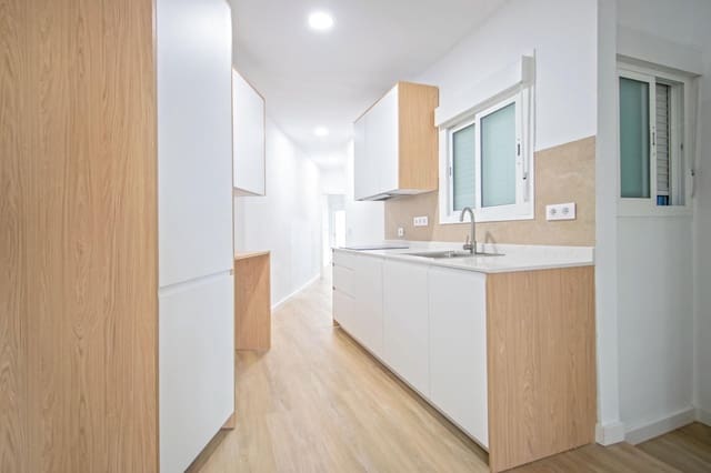 3 soveværelse Lejlighed til salg i San Julián, Sevilla by - € 380.000 (Ref: 9504350)