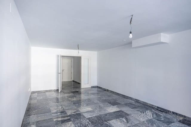 5 soverom Leilighet til salgs i Nervión, Sevilla by med garasje - € 475 000 (Ref: 9504352)