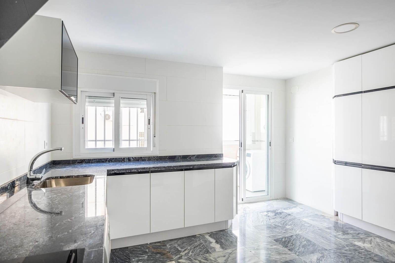 5 soverom Leilighet til salgs i Sevilla by med garasje - € 475 000 (Ref: 9504352)