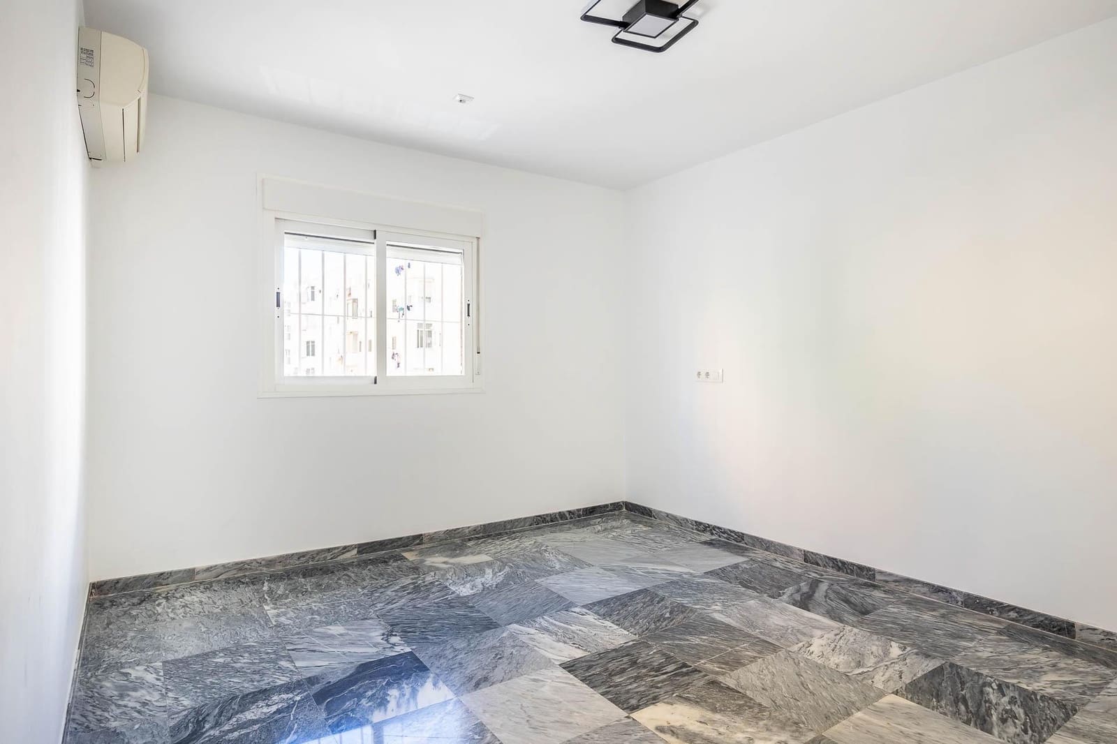 5 soverom Leilighet til salgs i Sevilla by med garasje - € 475 000 (Ref: 9504352)