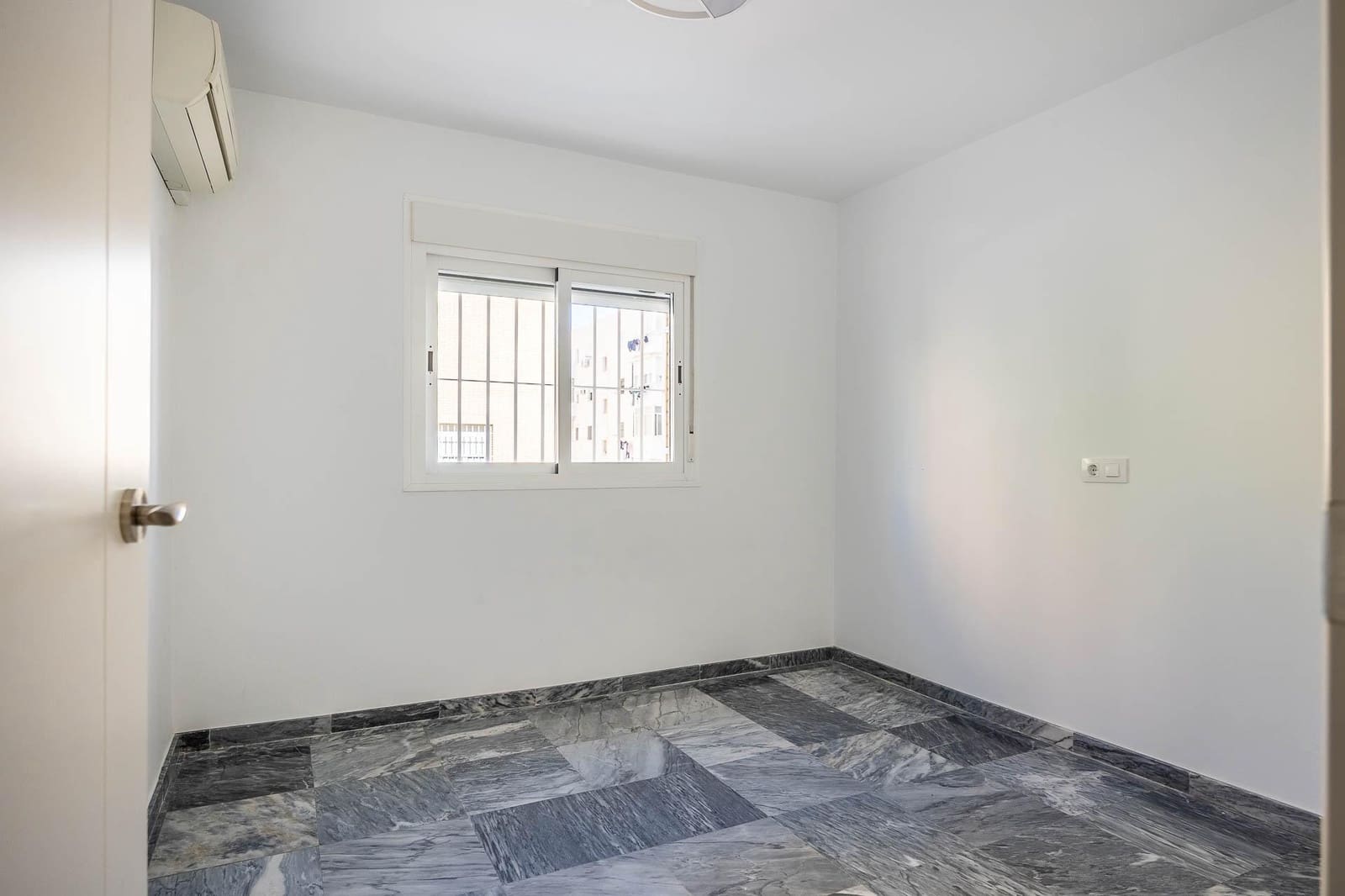 5 soverom Leilighet til salgs i Sevilla by med garasje - € 475 000 (Ref: 9504352)