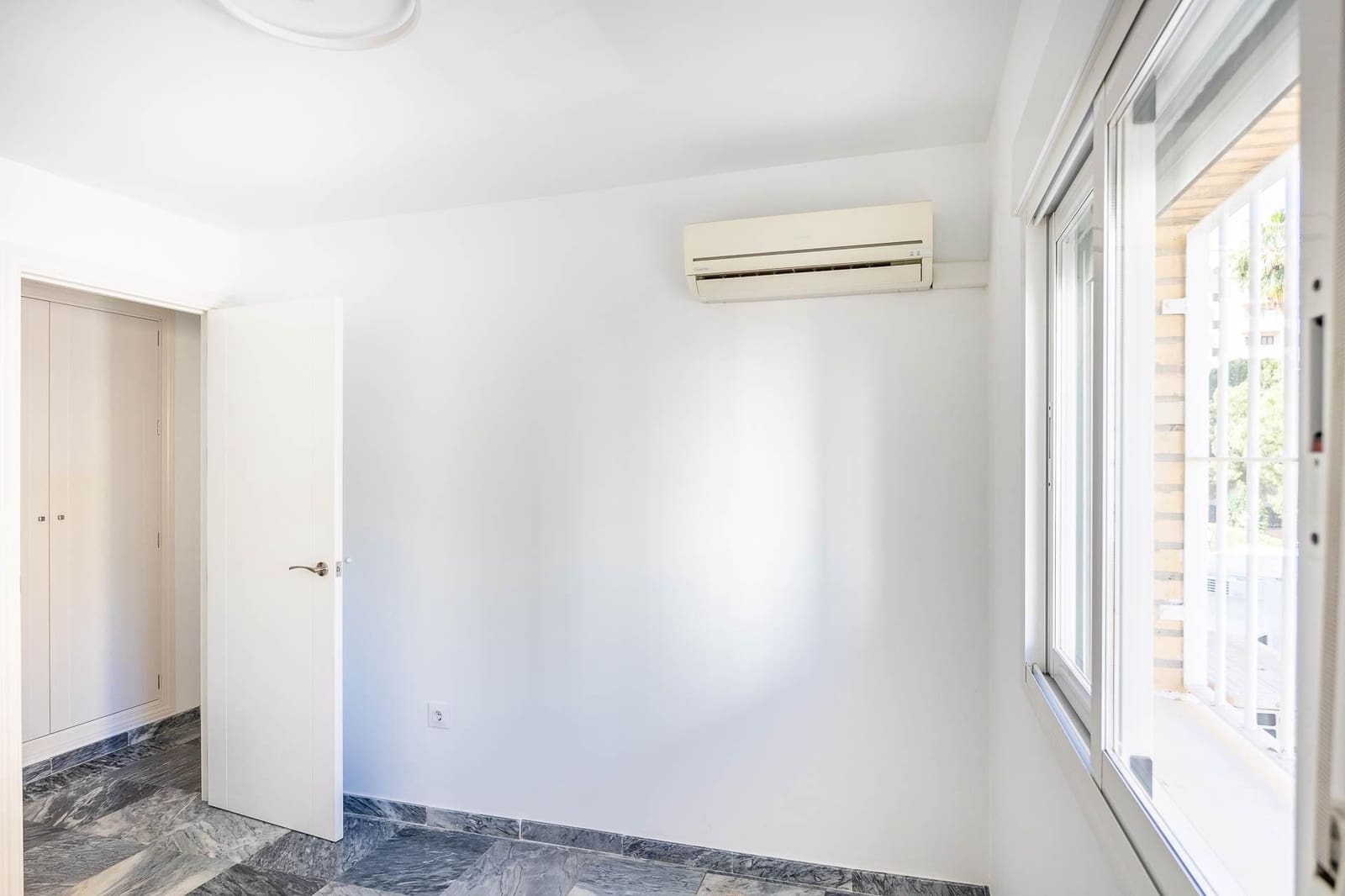 5 soverom Leilighet til salgs i Sevilla by med garasje - € 475 000 (Ref: 9504352)