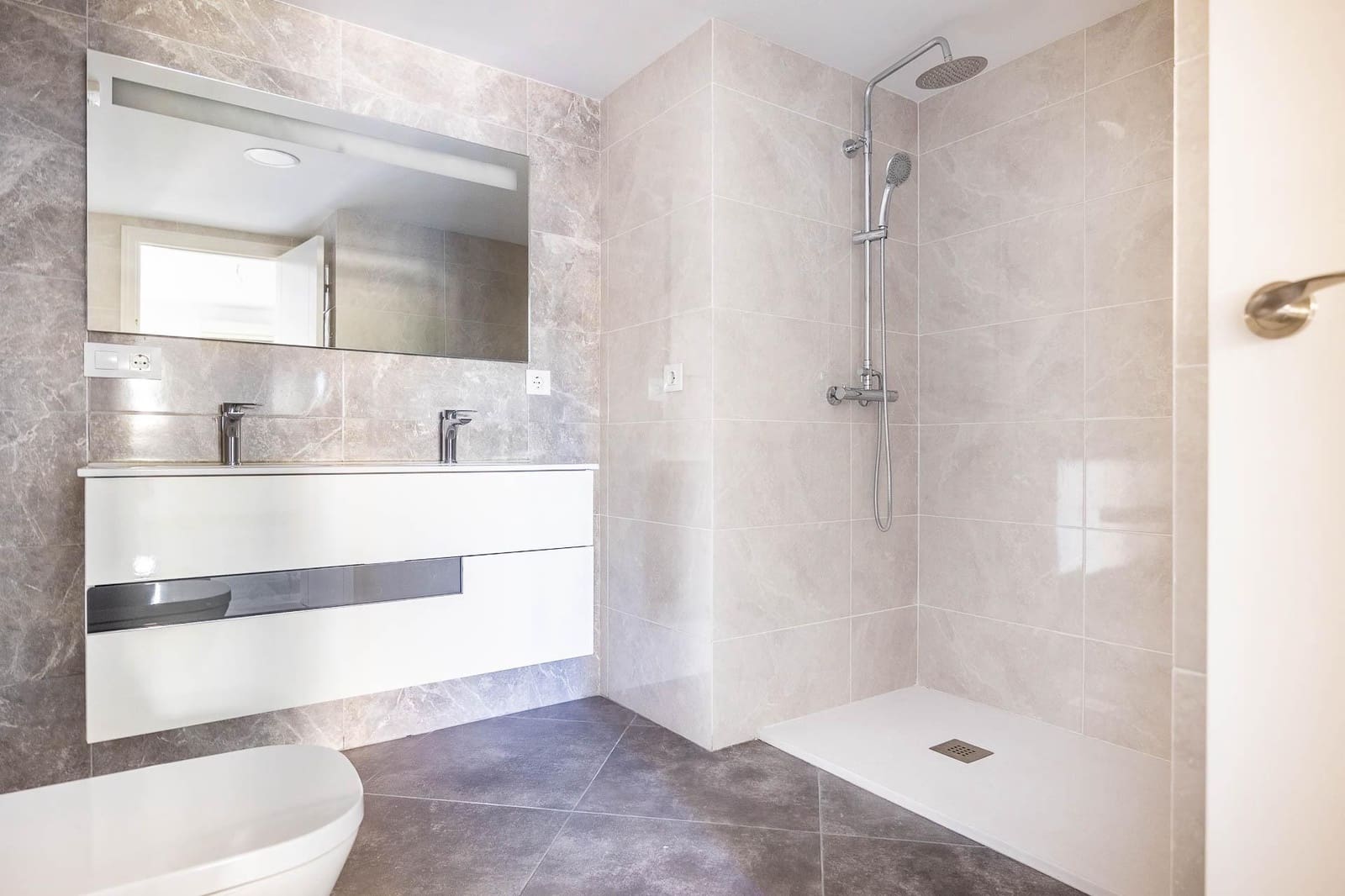 5 soverom Leilighet til salgs i Sevilla by med garasje - € 475 000 (Ref: 9504352)