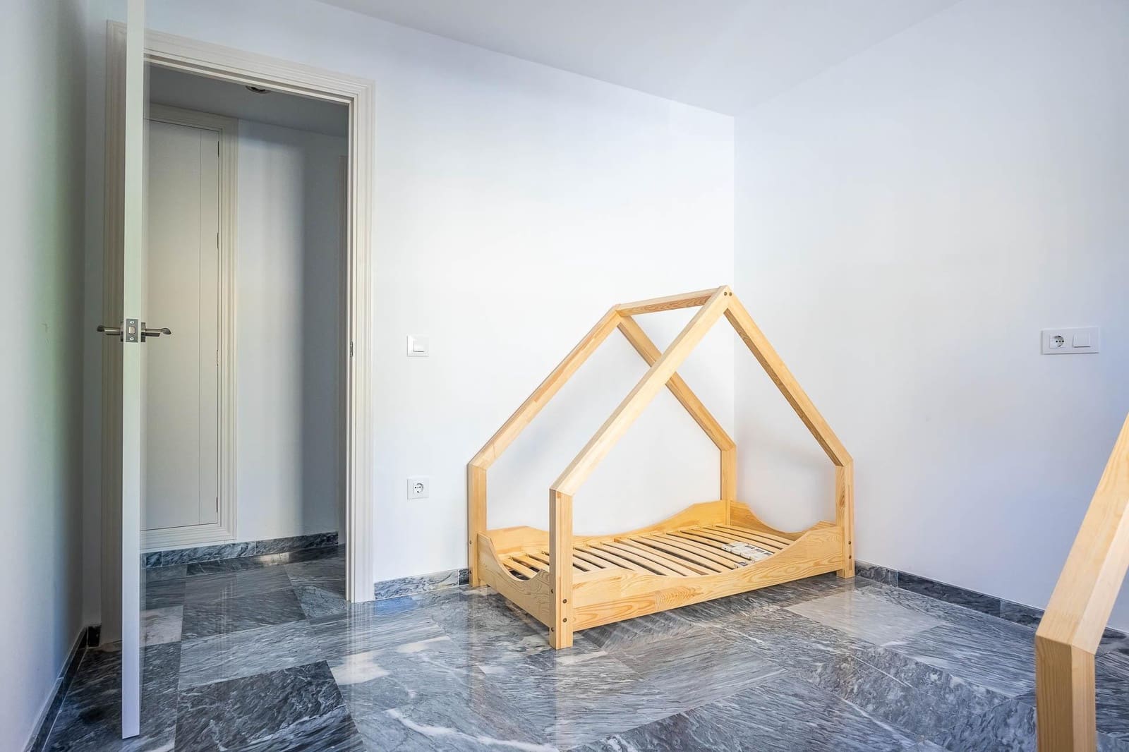 5 soverom Leilighet til salgs i Sevilla by med garasje - € 475 000 (Ref: 9504352)