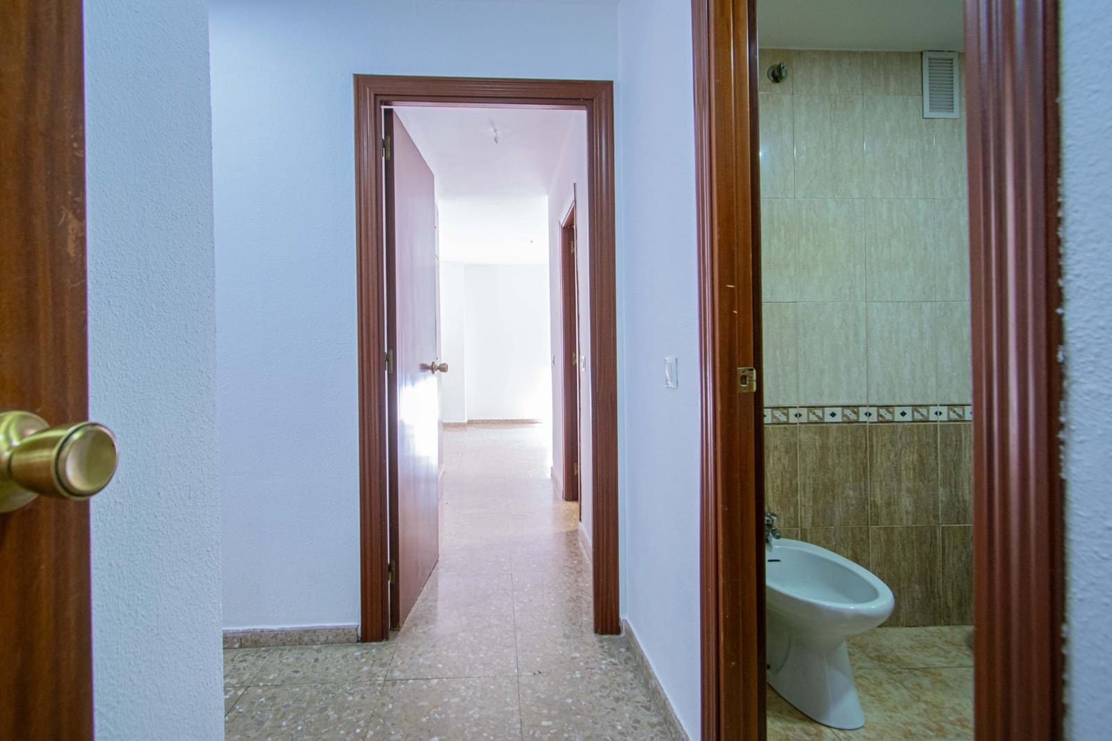 4 bedroom Flat for sale in Seville city with pool - € 269,000 (Ref: 9504353)