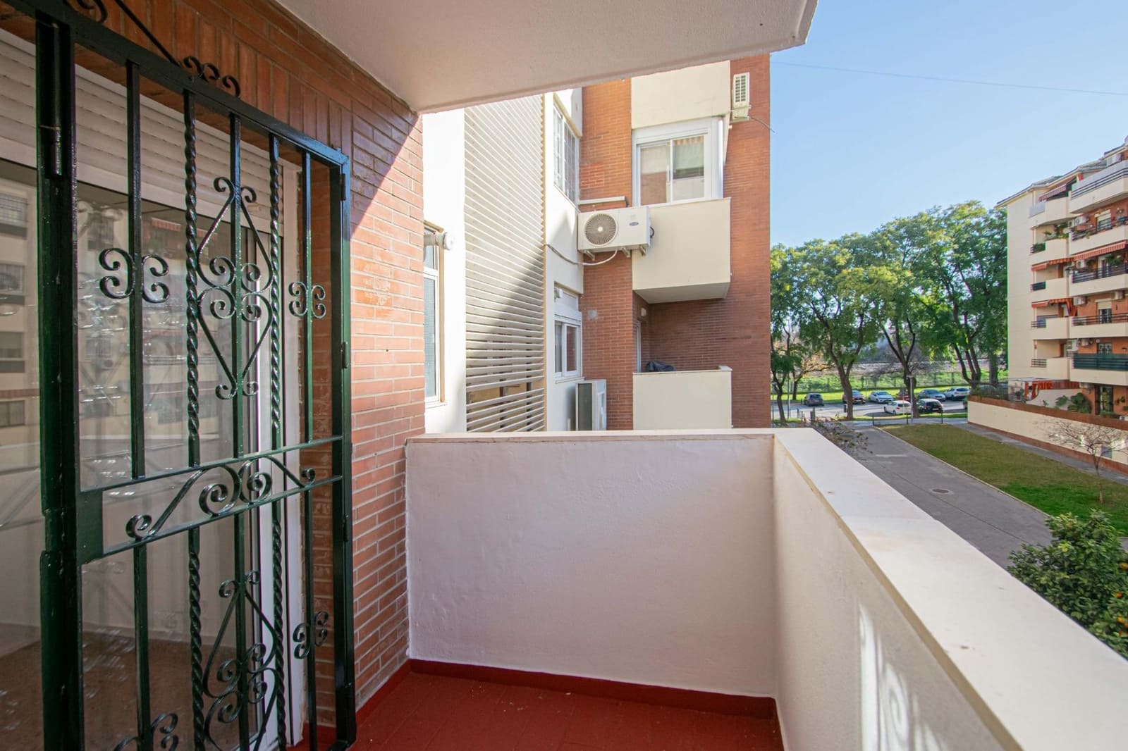 4 bedroom Flat for sale in Seville city with pool - € 269,000 (Ref: 9504353)