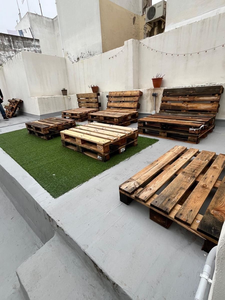 Local Commercial de 12 chambres à louer à Seville ville - 3 300 € (Ref: 9504354)