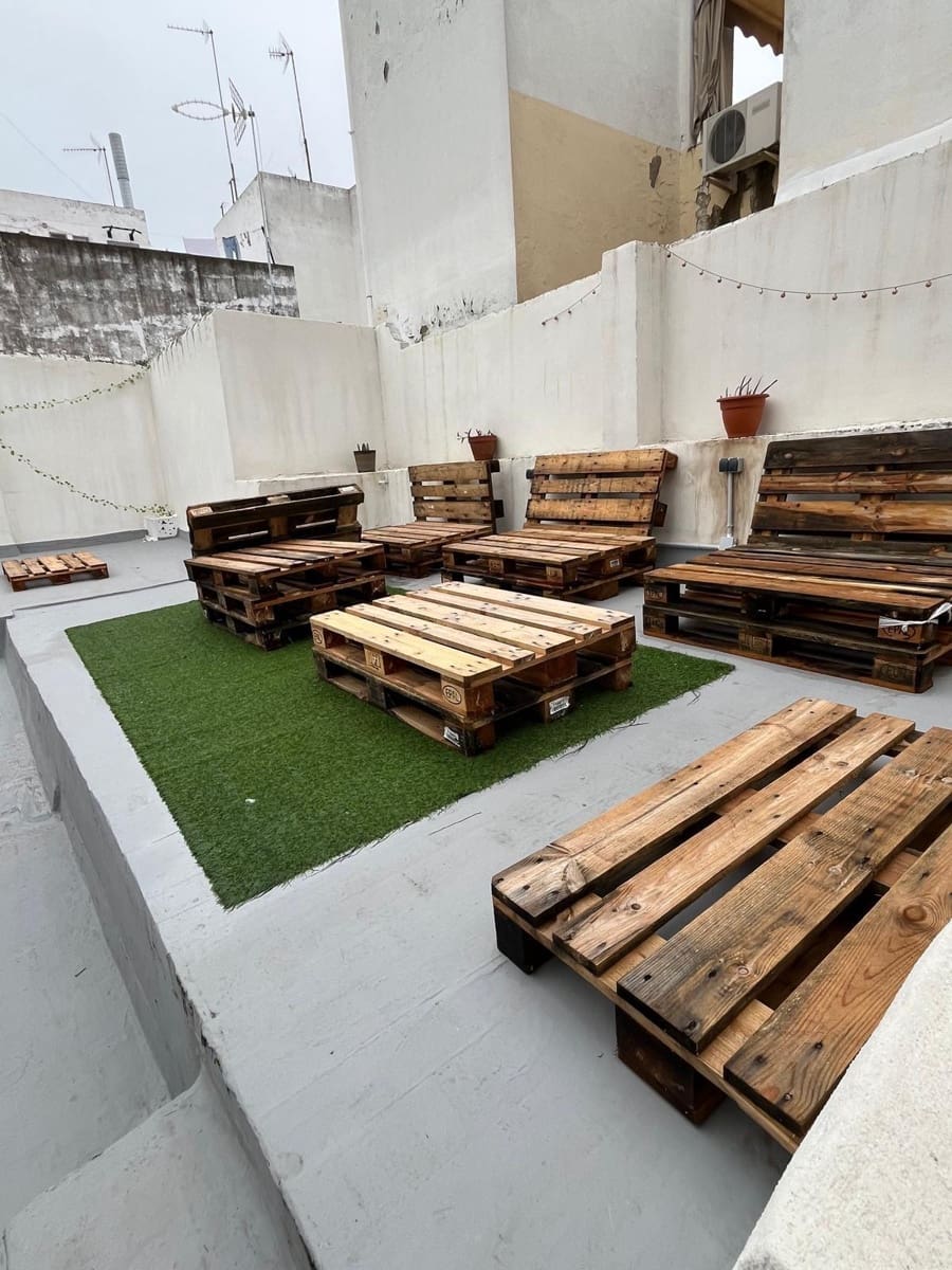 12 bedroom Commercial for rent in Seville city - € 3,300 (Ref: 9504354)