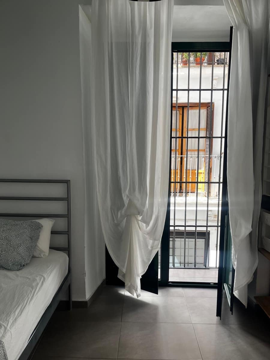 12 bedroom Commercial for rent in Seville city - € 3,300 (Ref: 9504354)
