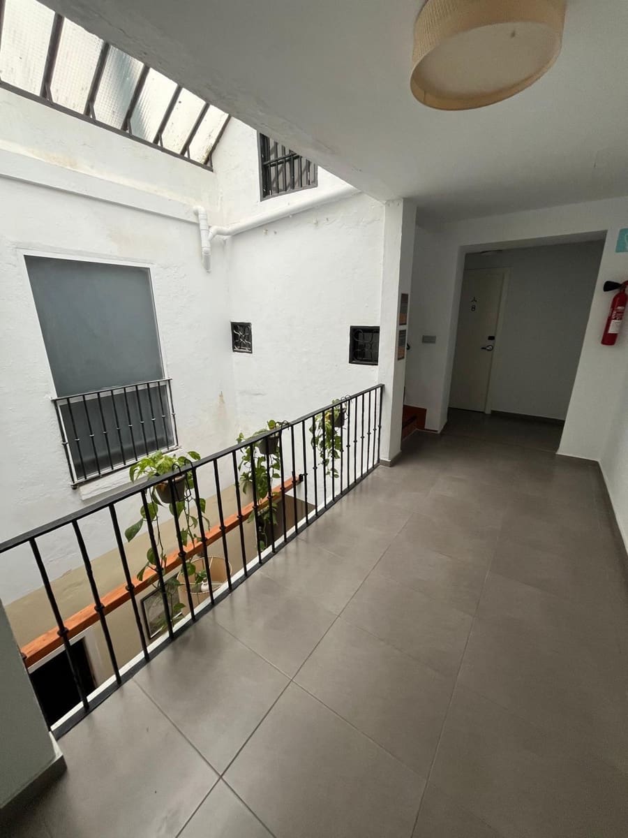12 bedroom Commercial for rent in Seville city - € 3,300 (Ref: 9504354)