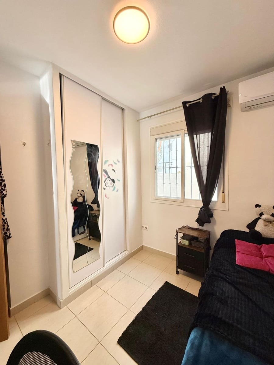 5 soveværelse Rækkehus til salg i Santiponce - € 222.500 (Ref: 9508942)