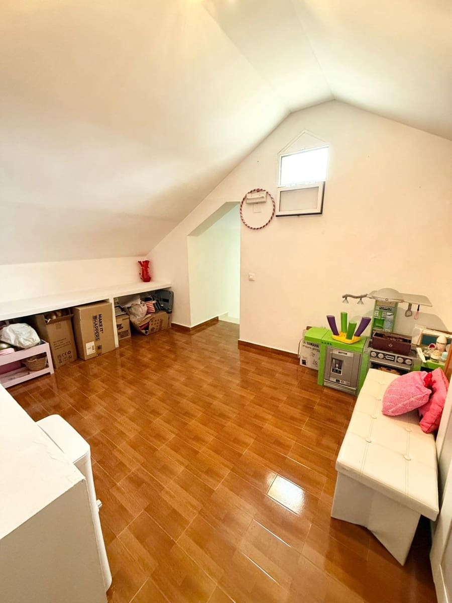 5 soveværelse Rækkehus til salg i Santiponce - € 222.500 (Ref: 9508942)