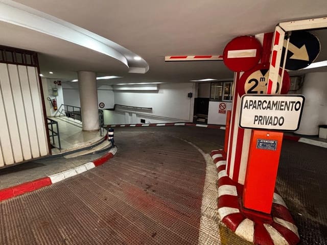 Garage à vendre à Séville ville - 42 000 € (Ref: 9513471)