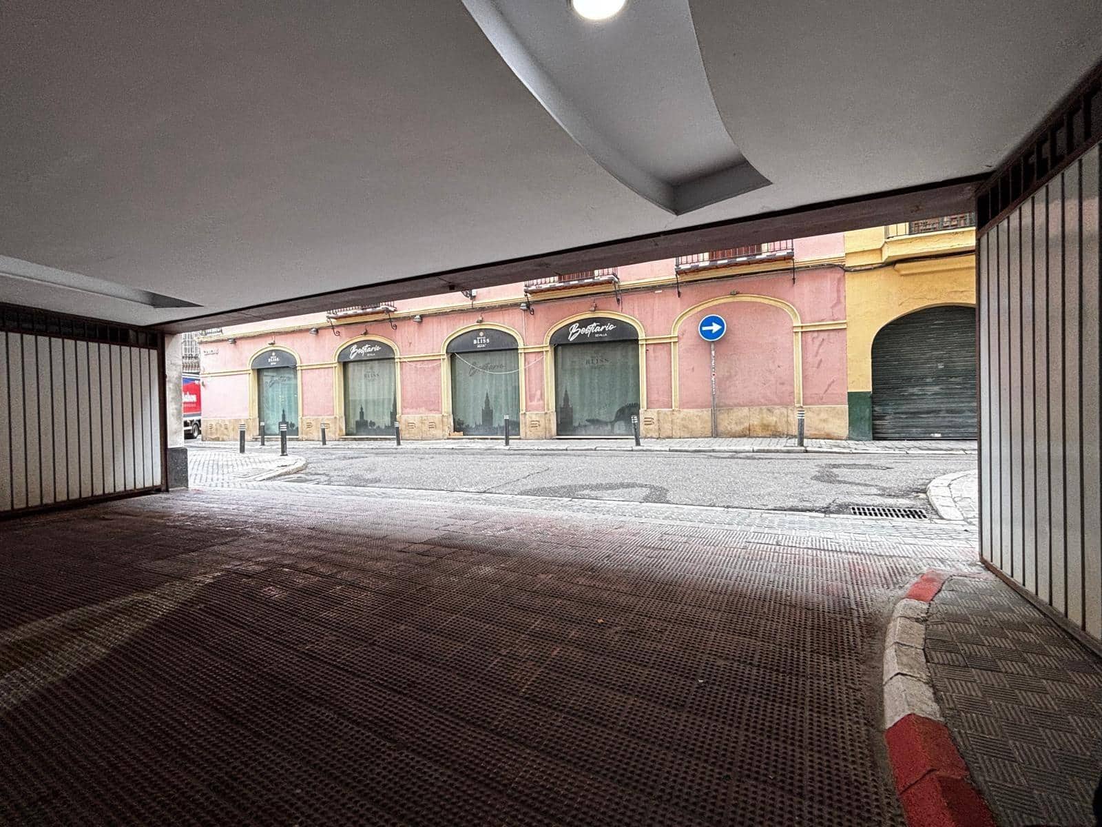 Garage à vendre à Seville ville - 42 000 € (Ref: 9513471)