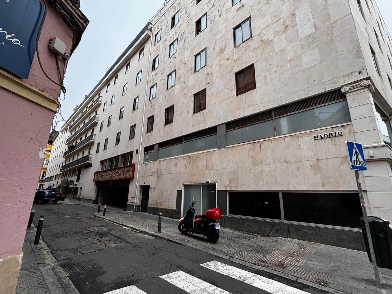 Garage à vendre à Seville ville - 42 000 € (Ref: 9513471)