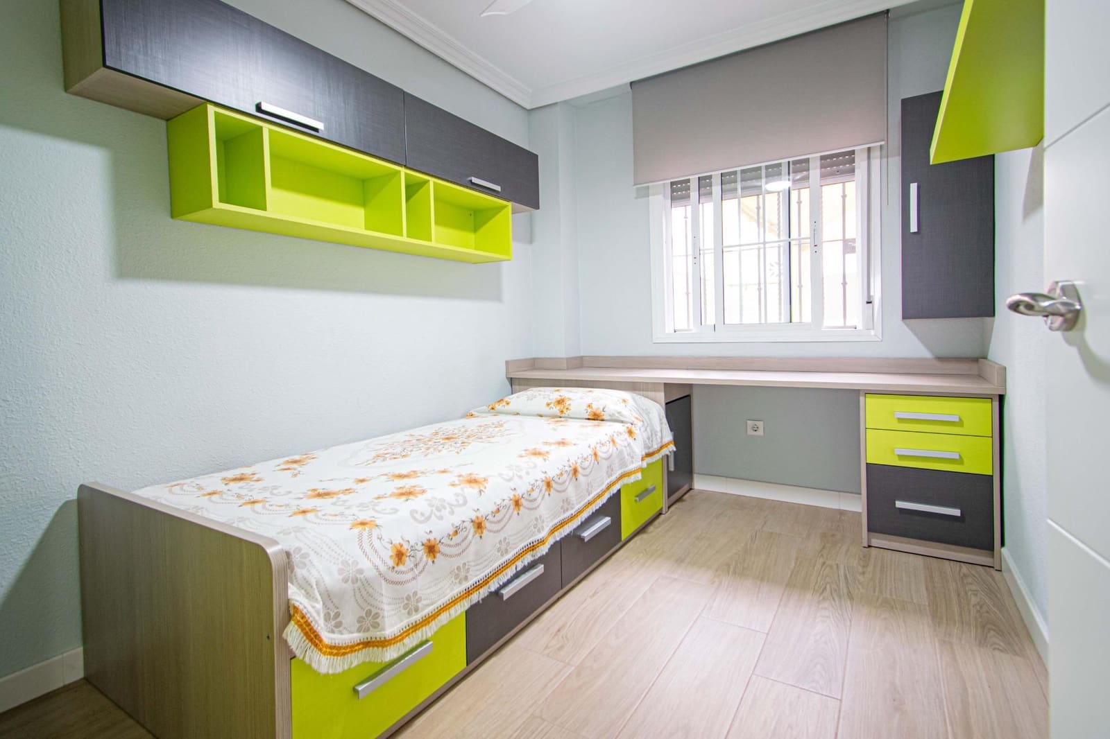 3 bedroom Flat for sale in Montequinto - € 225,000 (Ref: 9513472)