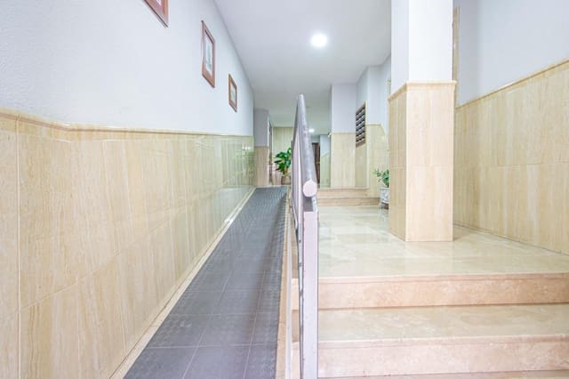 3 bedroom Flat for sale in Montequinto, Dos Hermanas - € 225,000 (Ref: 9513472)