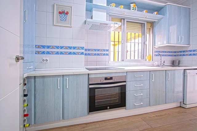 3 bedroom Flat for sale in Montequinto, Dos Hermanas - € 225,000 (Ref: 9513472)