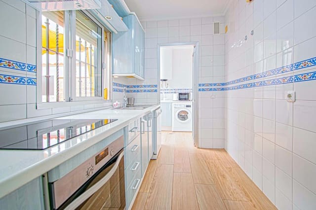 3 bedroom Flat for sale in Montequinto, Dos Hermanas - € 225,000 (Ref: 9513472)