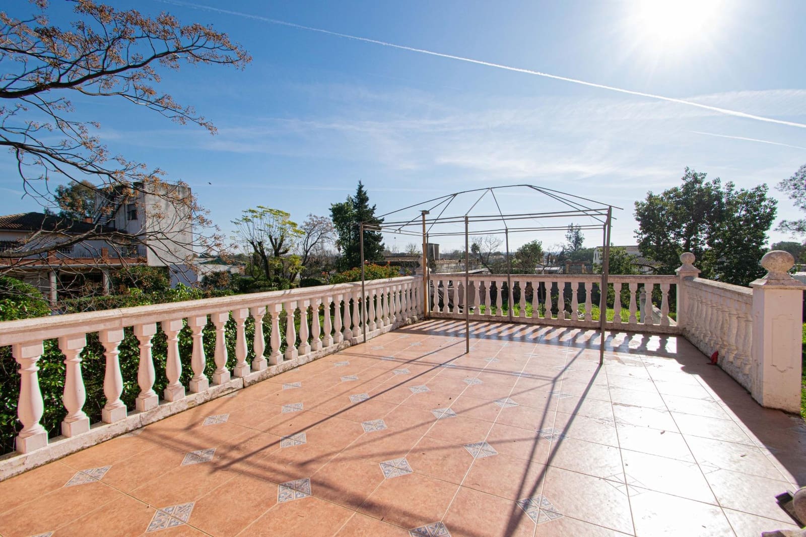 6 bedroom Finca/Country House for sale in Carmona with garage - € 385,336 (Ref: 9513473)