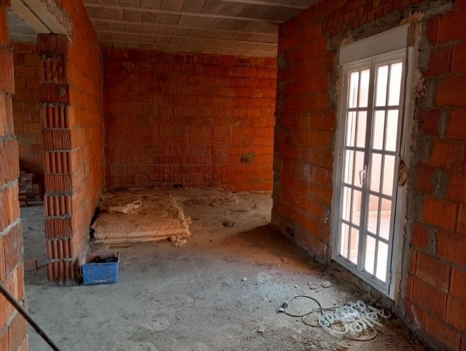 6 bedroom Finca/Country House for sale in Carmona with garage - € 385,336 (Ref: 9513473)