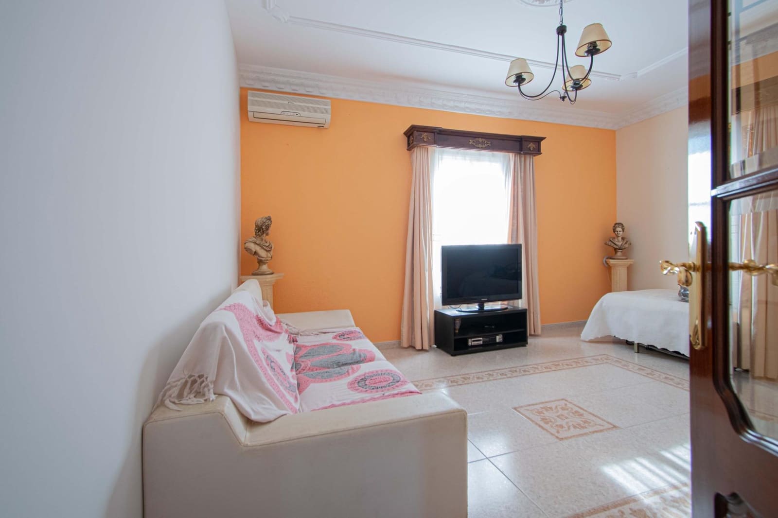 6 chambre Finca/Maison de Campagne à vendre à Carmona avec garage - 385 336 € (Ref: 9513473)