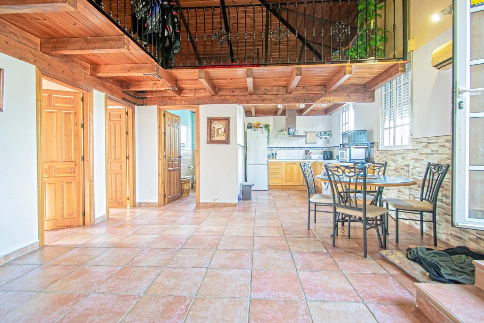 6 soveværelse Finca/Landehus til salg i Carmona med garage - € 385.336 (Ref: 9513473)