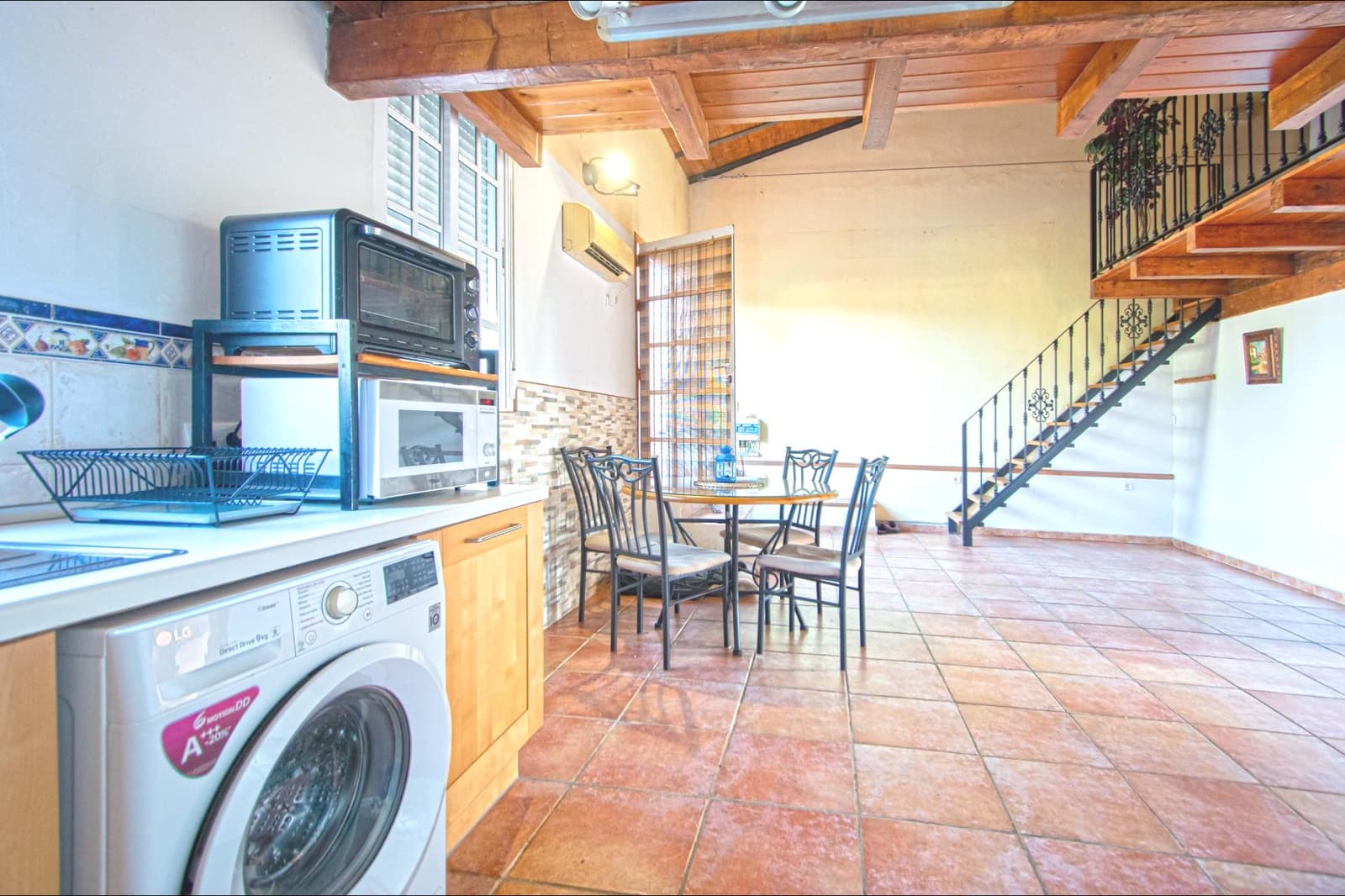 6 soveværelse Finca/Landehus til salg i Carmona med garage - € 385.336 (Ref: 9513473)