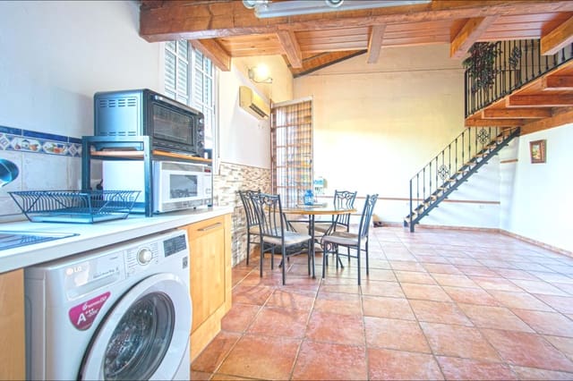 Finca/Casa Rural de 6 habitaciones en Carmona en venta con garaje - 385.336 € (Ref: 9513473)
