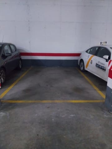 Garage for sale in Seville city - € 24,000 (Ref: 9518959)