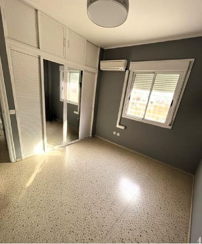 Piso de 3 habitaciones en Sevilla ciudad en venta con piscina garaje - 240.000 € (Ref: 9518960)