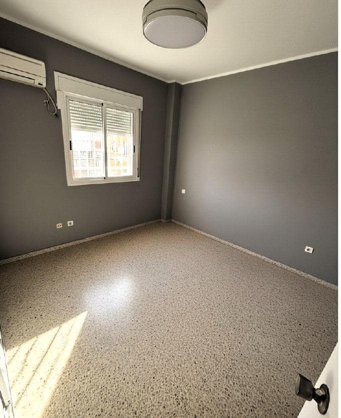 Piso de 3 habitaciones en Sevilla ciudad en venta con piscina garaje - 240.000 € (Ref: 9518960)