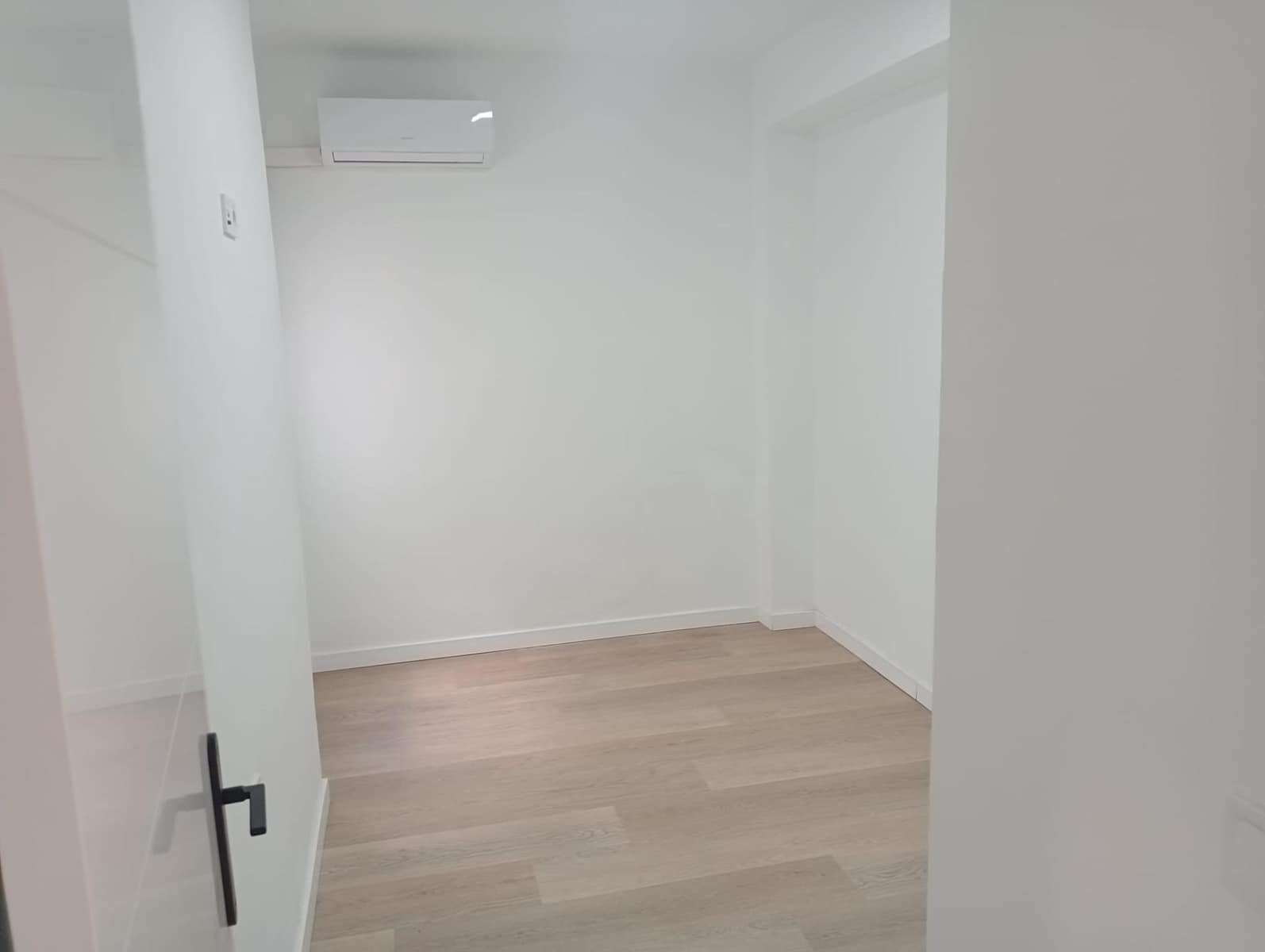 2 bedroom Flat for rent in Seville city - € 1,050 (Ref: 9518962)