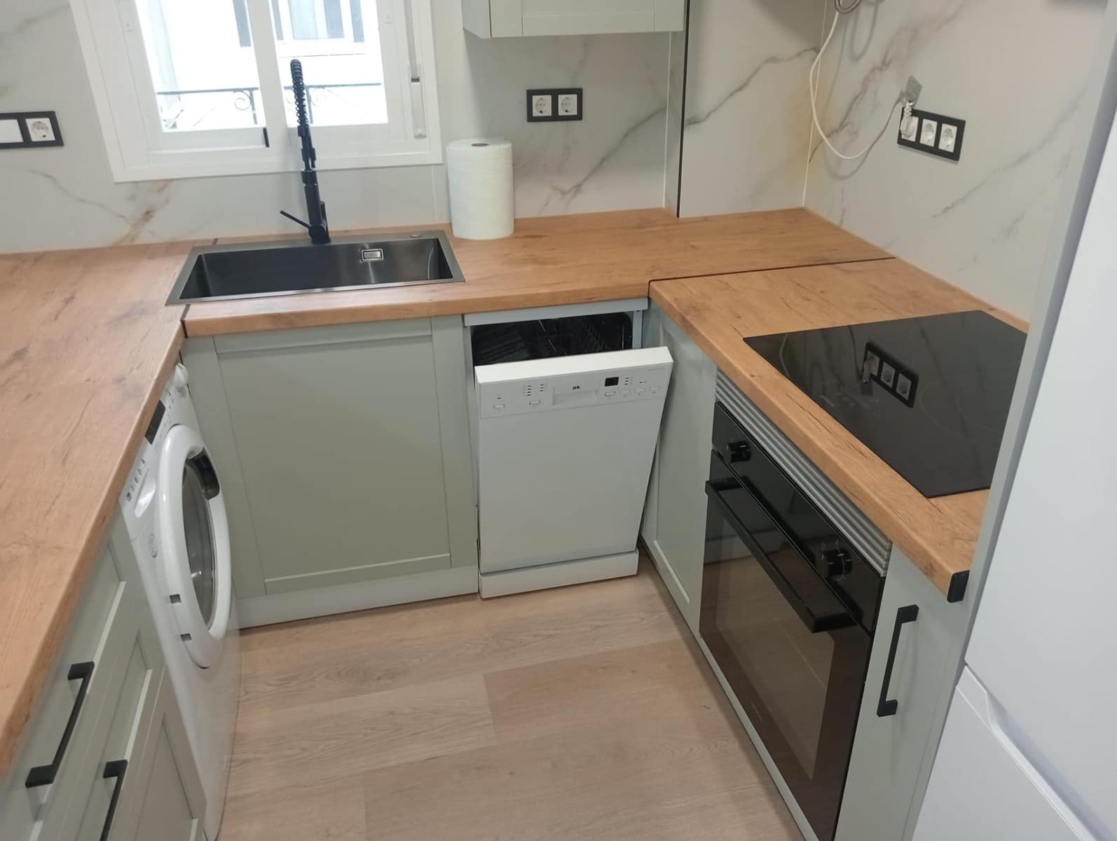 2 bedroom Flat for rent in Seville city - € 1,050 (Ref: 9518962)