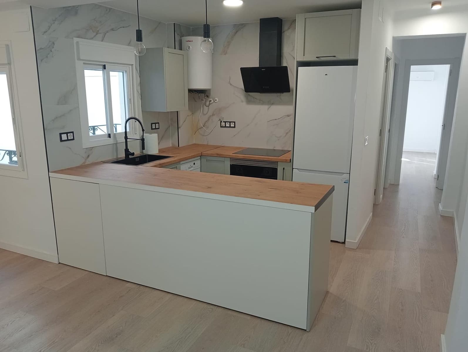 2 bedroom Flat for rent in Seville city - € 1,050 (Ref: 9518962)