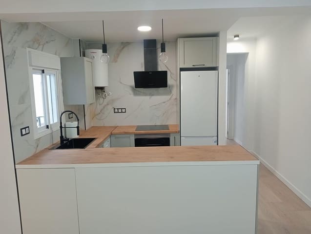 2 bedroom Flat for rent in Seville city - € 1,050 (Ref: 9518962)